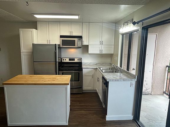 4th image of 7858 Cowles Mountain Ct Unit 16D