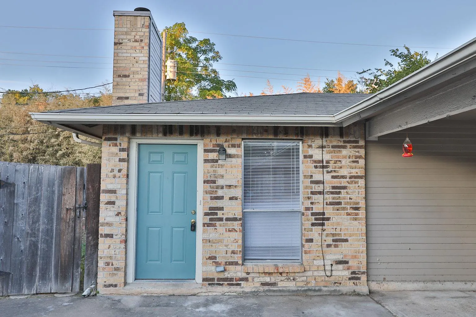 2 bed, 2.0 bath, 949 sqft, $1,350 — Photo 1