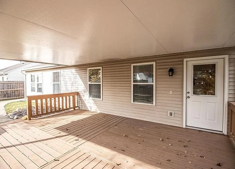2315 Temple Ct E — Photo 24
