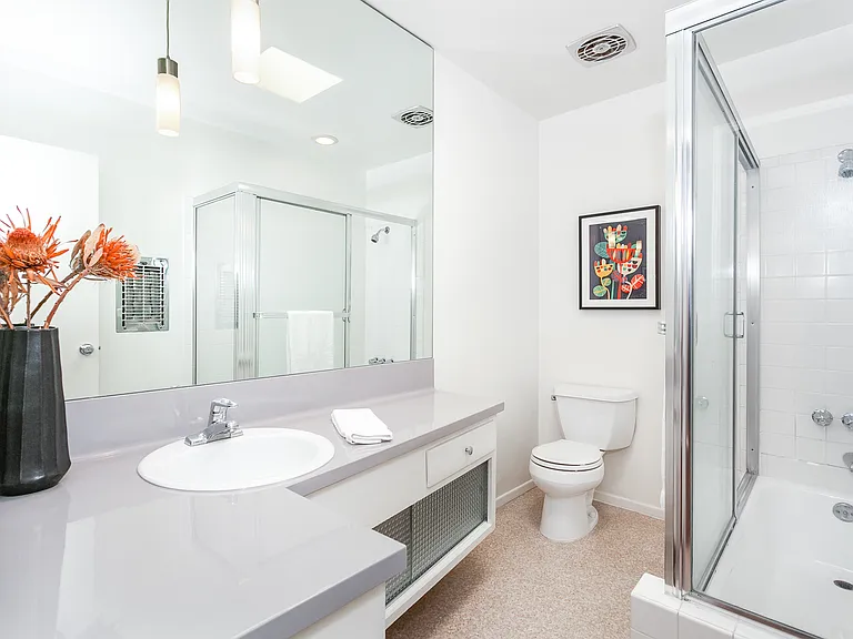 938 N San Vicente Blvd #20 — Photo 11