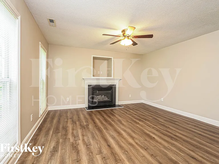 4810 Manteo Ln — Photo 3