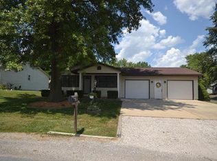 228 Cass St, Smithton, IL 62285