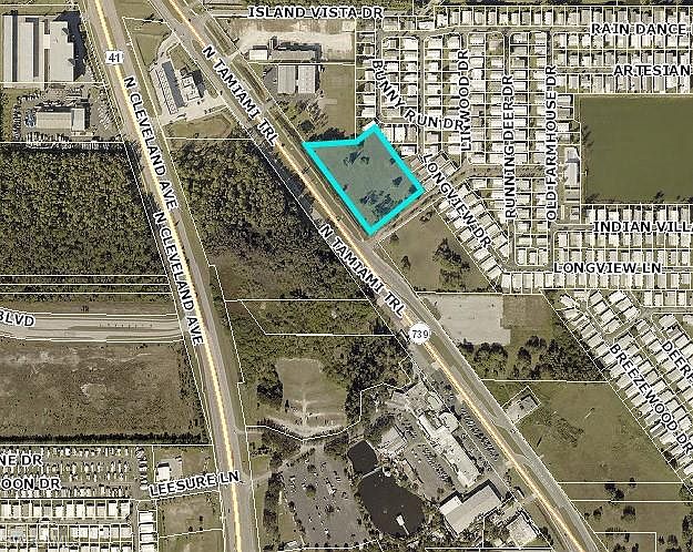 2nd image of 2880 N Tamiami Trl