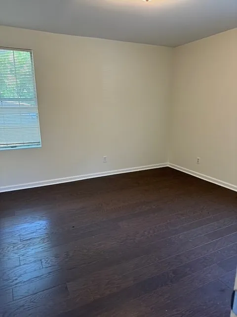 2 bed, 900 sqft, $1,600 — Photo 2
