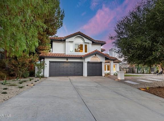 4th image of 2688 Grandoaks Dr