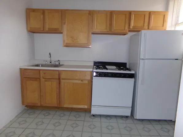 1326 W Estes Ave #X2s, Chicago, IL 60626