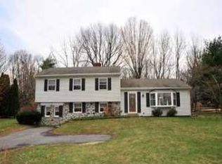 6 Farmhouse Ln, Media, PA 19063