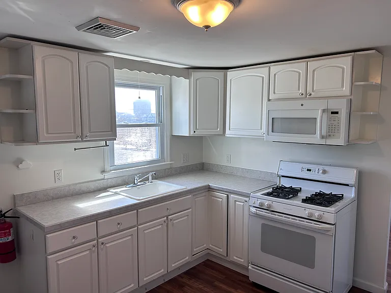 345 N Raleigh Ave — Photo 8