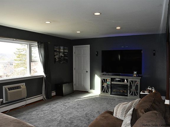 5th image of 136 N Chestnut St APT 20D