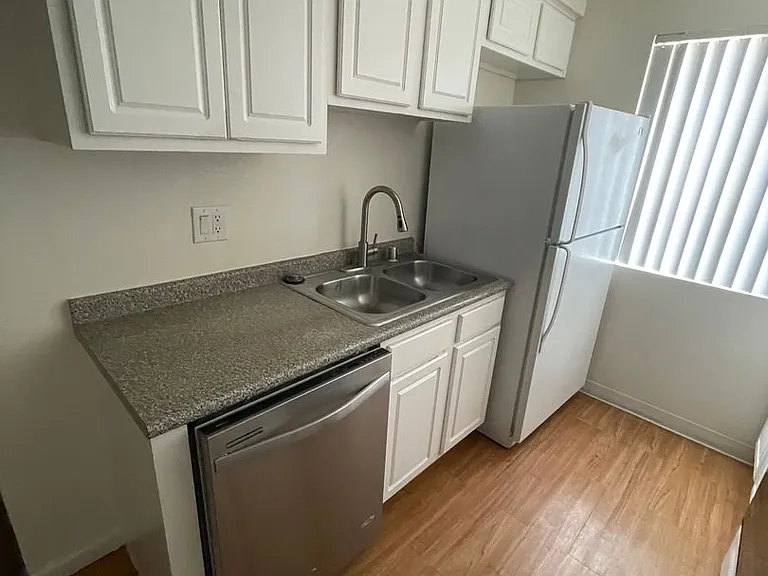 Canyon Club Apartments — Photo 40