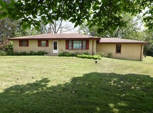 S47W29787 Genesee Rd, Waukesha, WI 53189
