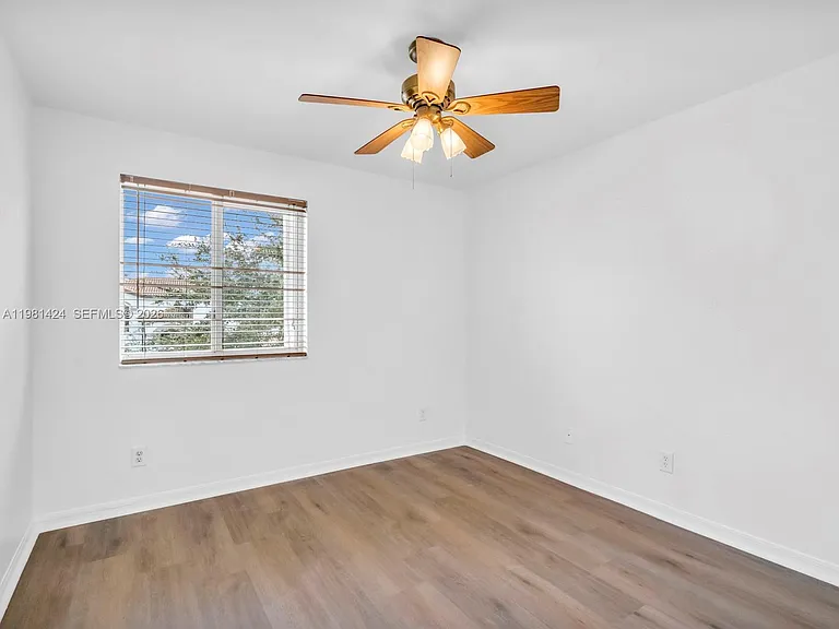 1663 E Harmony Lake Cir — Photo 21