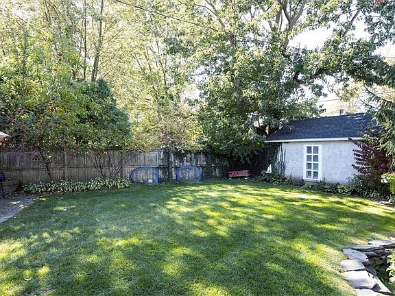 5th image of 125 Huxley Dr