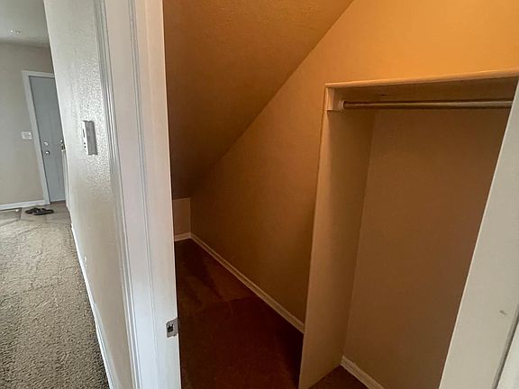 5th image of 617 S Jackson St #1