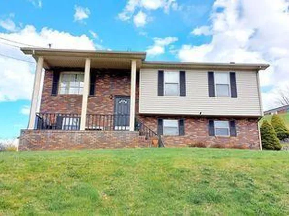 428 Westview St, Pounding Mill, VA 24637