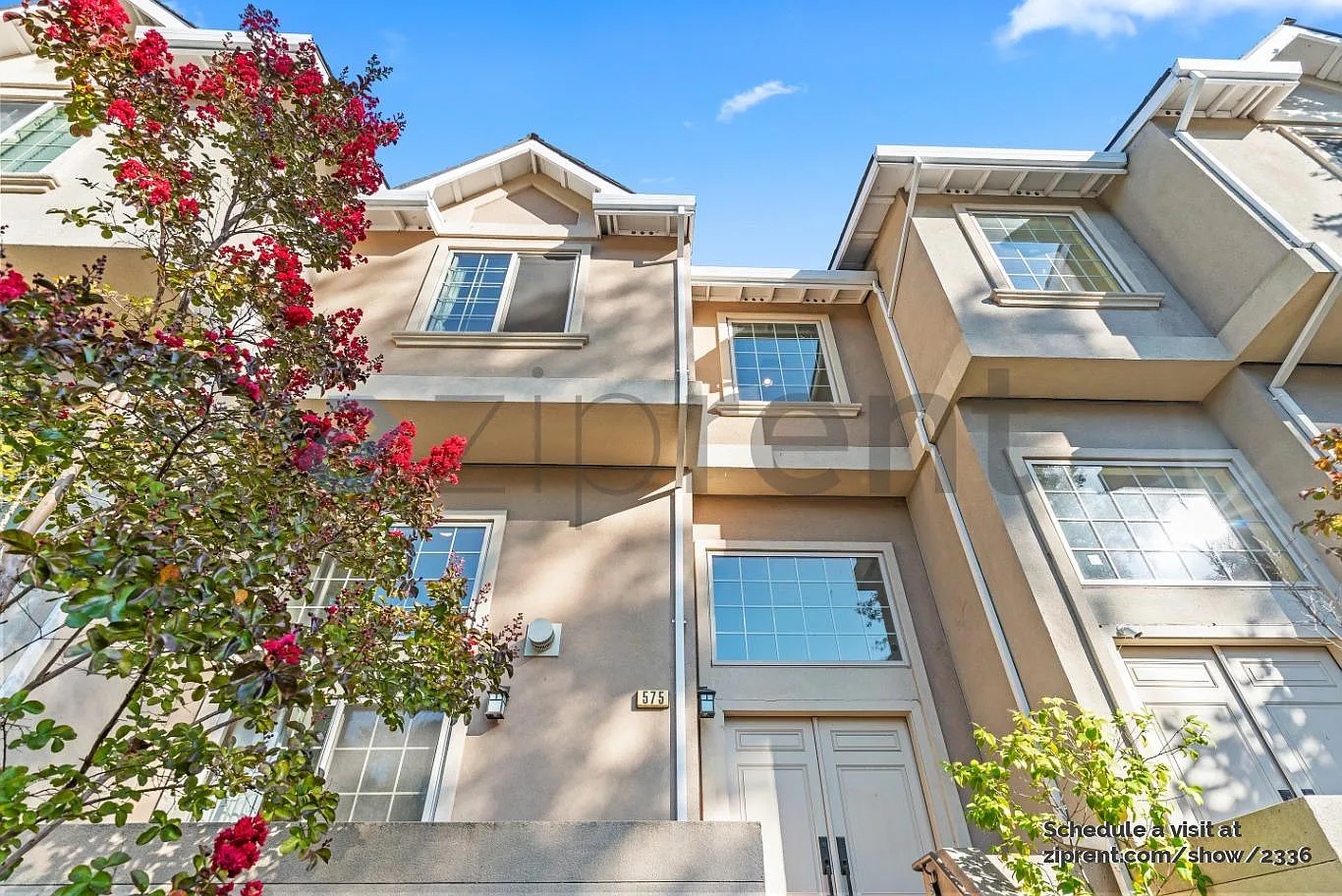 3 bed, 2.5 bath, 1592 sqft, $4,000 — Photo 3