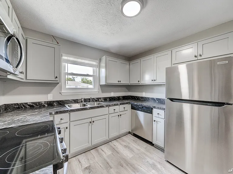 3712 Burnham Way — Photo 6