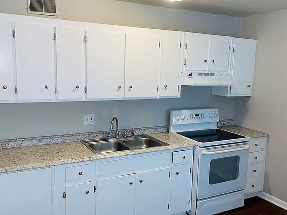 3rd image of 816 Arkansas St Unit 2