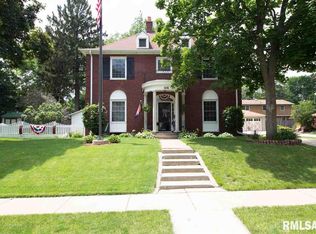 1836 22nd St, Rock Island, IL 61201