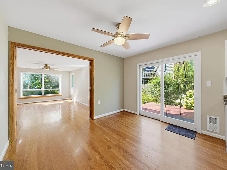 16818 Briardale Rd — Photo 14