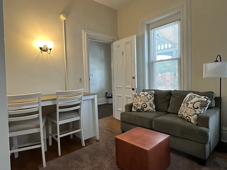 922 W 3rd St — Photo 20