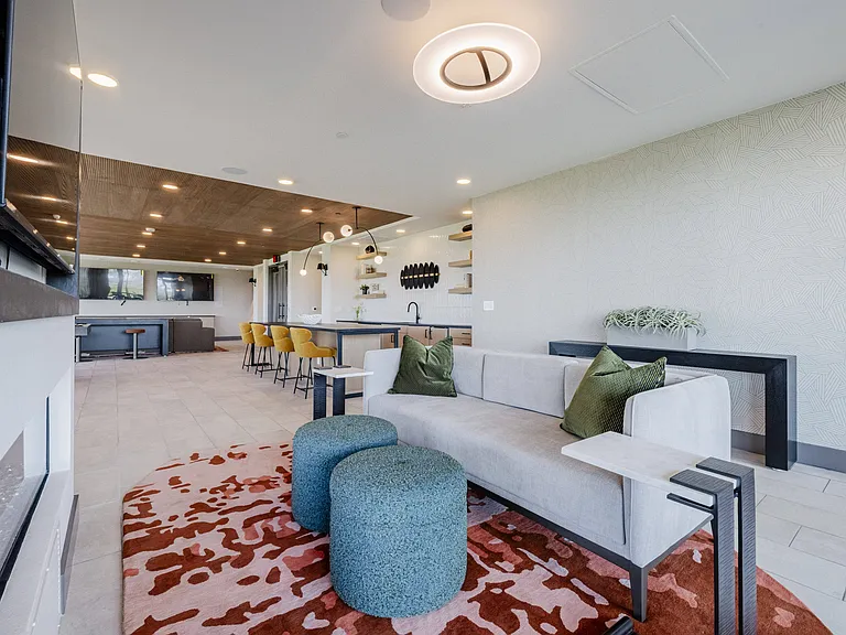 Del Via Apartments — Photo 6