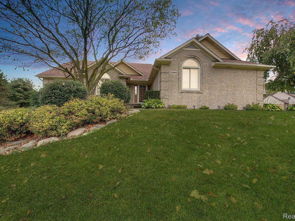 1st image of 5444 Greenview Dr