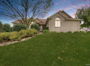 5444 Greenview Dr, Clarkston, MI 48348