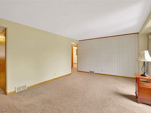 5th image of 4820 15th St NW