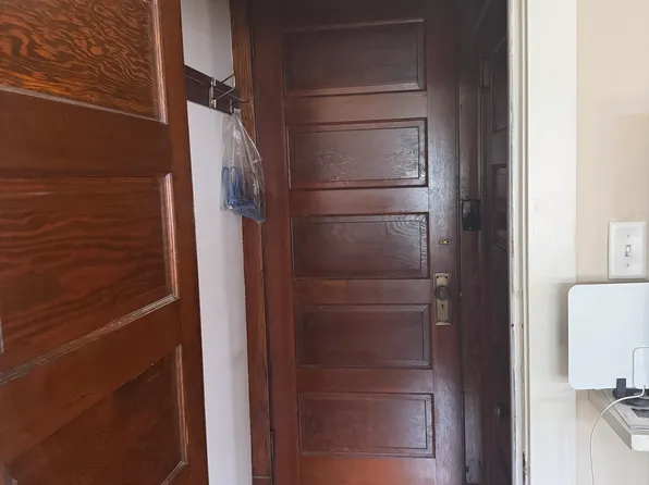 1302 E 9th St #2, Duluth, MN 55805