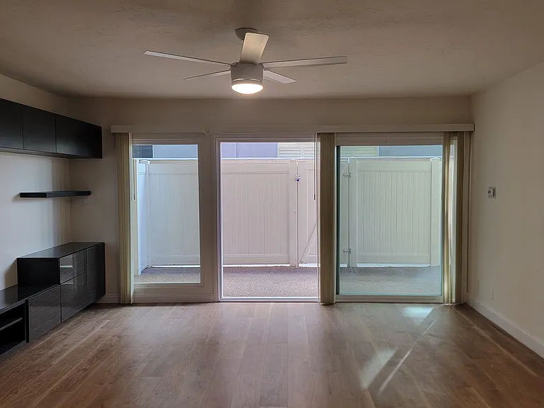 1020 Granville Ave #103 — Photo 6