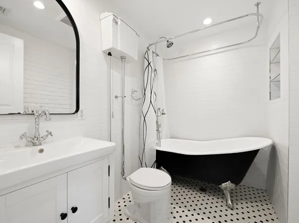 577 Madison Street image 11 of 13