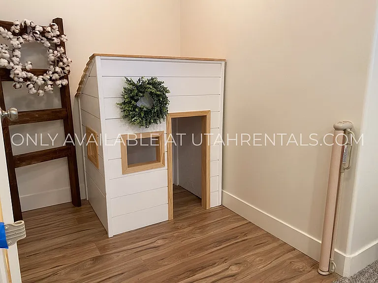 345 W Park View Ln — Photo 28