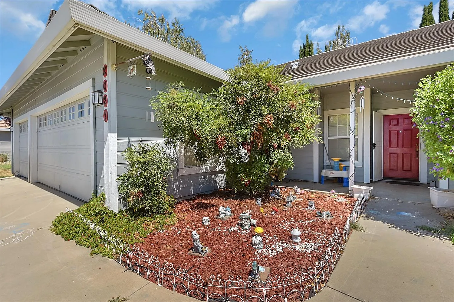 2027 Nand Dr photo 1