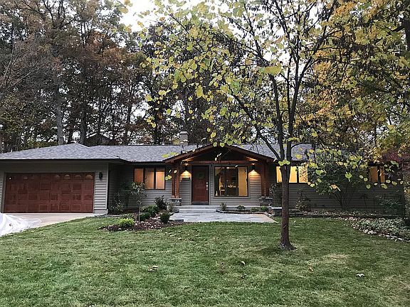 3rd image of 1527 Friar Ln