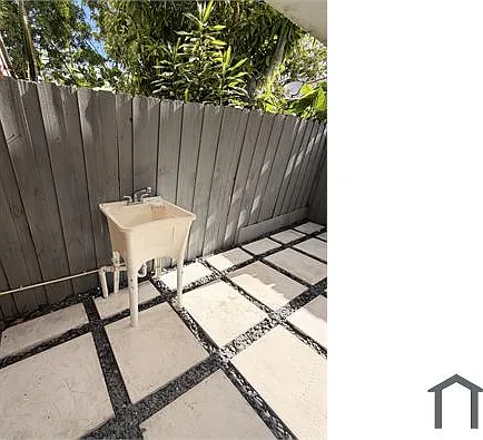 15 SW 15th Ter #15 — Photo 7