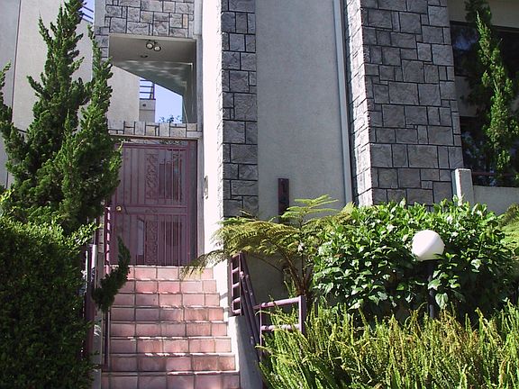 5th image of 14326 Chandler Blvd APT 3