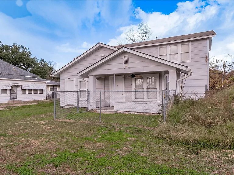 200 W Caroline St #A — Photo 25