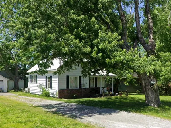 106 N 4th St, Marion, IL 62959