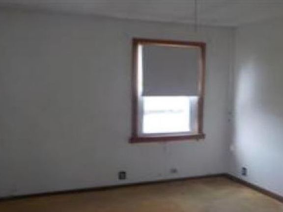 4th image of 10199 Bryant Ave