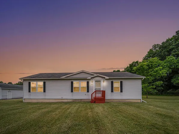 9174 S Clinton Trl, Eaton Rapids, MI 48827
