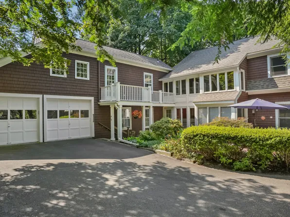 90 Heloise Street, Hamden, CT 06517