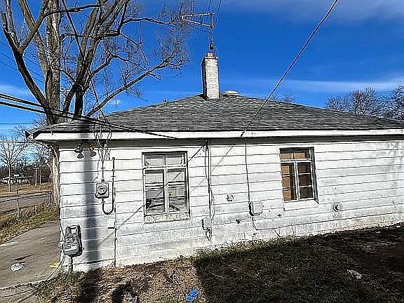 2nd image of 21449 Lyndon St