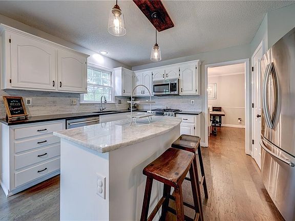 5th image of 15117 W 132nd St