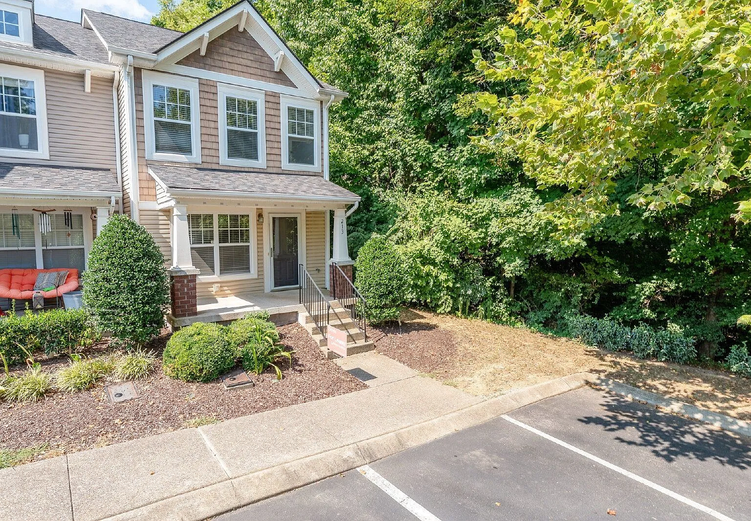 2 bed, 2.5 bath, 1250 sqft, $1,745 — Photo 3