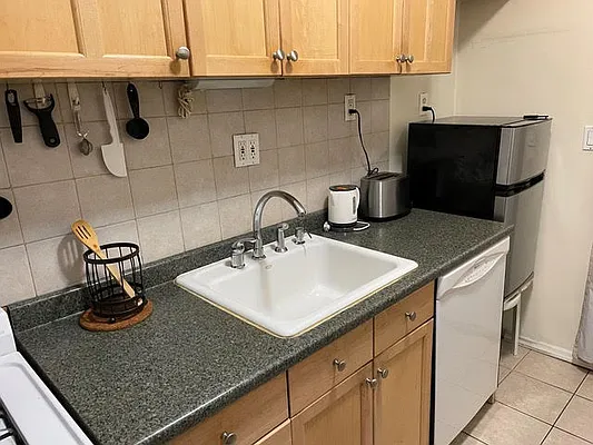 Rented by Apartment Luxe Realty Group, Inc | media 27