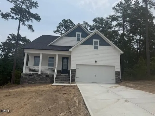 347 Queensferry Ln, Southern Pines, NC 28387