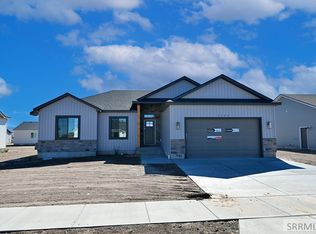 3162 Peacock Ln, Ammon, ID 83406