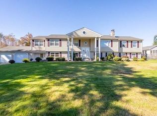 10 Carriage House Ln, Monson, MA 01057