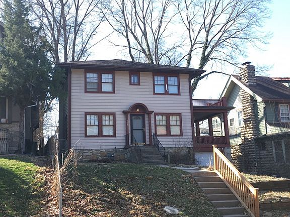 2nd image of 917 W 32nd Ter